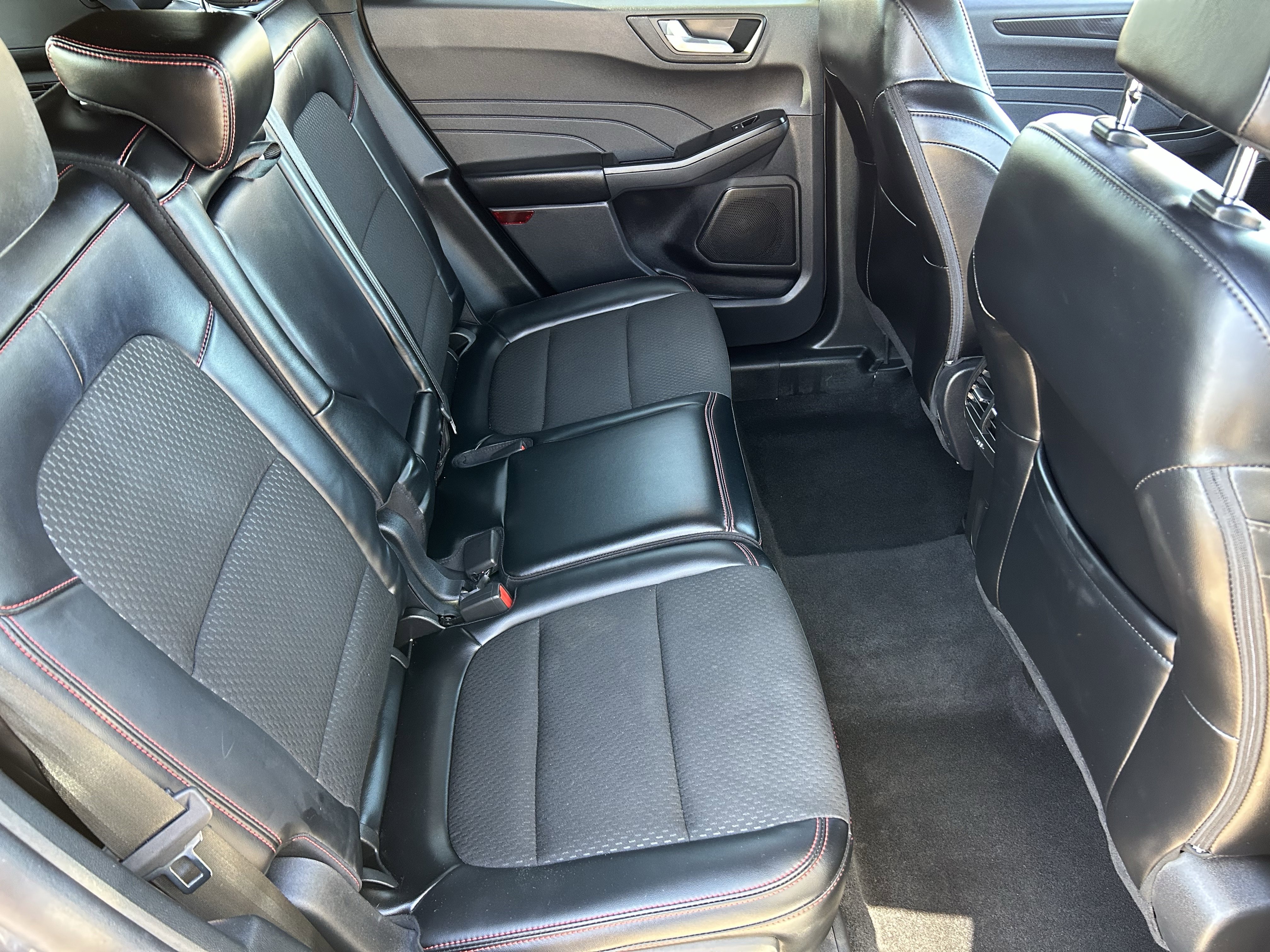 Used 2025 Ford Escape ST-Line image 12