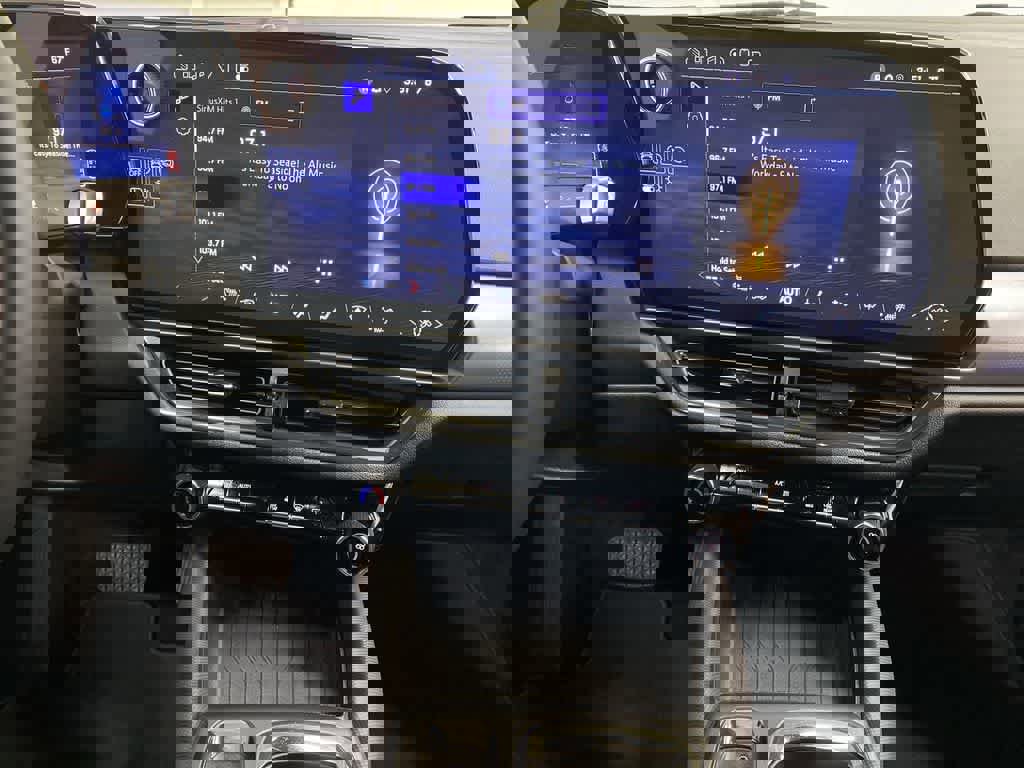 Used 2024 Chevrolet Equinox EV RS image 24