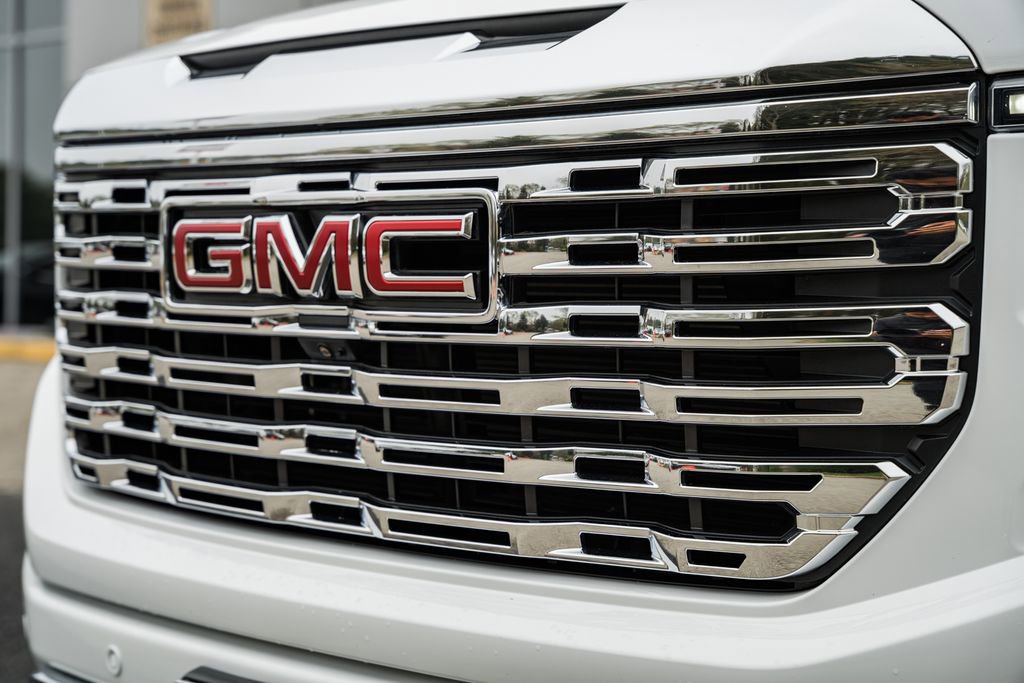 Used 2023 GMC Sierra 1500 Denali w/ Technology Package AWD/4WD image 15