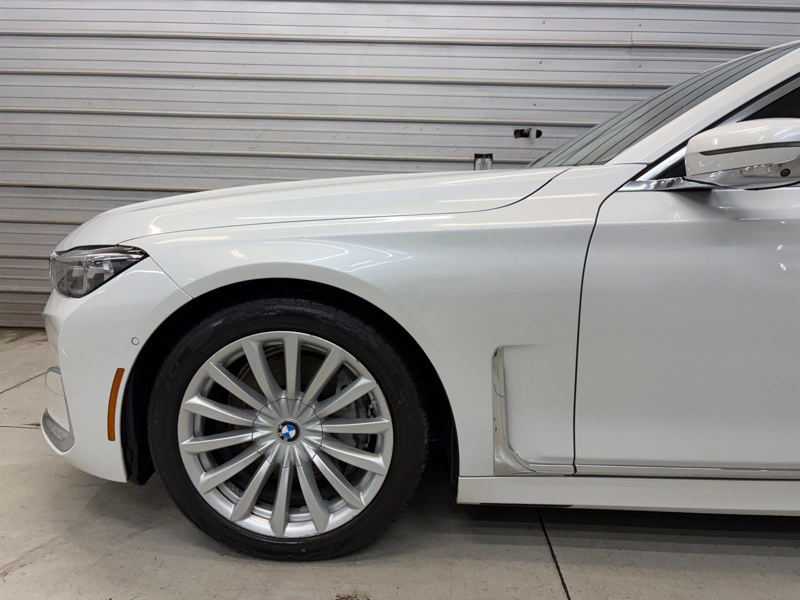 Used 2022 BMW 740i xDrive w/ Premium Package AWD/4WD image 4