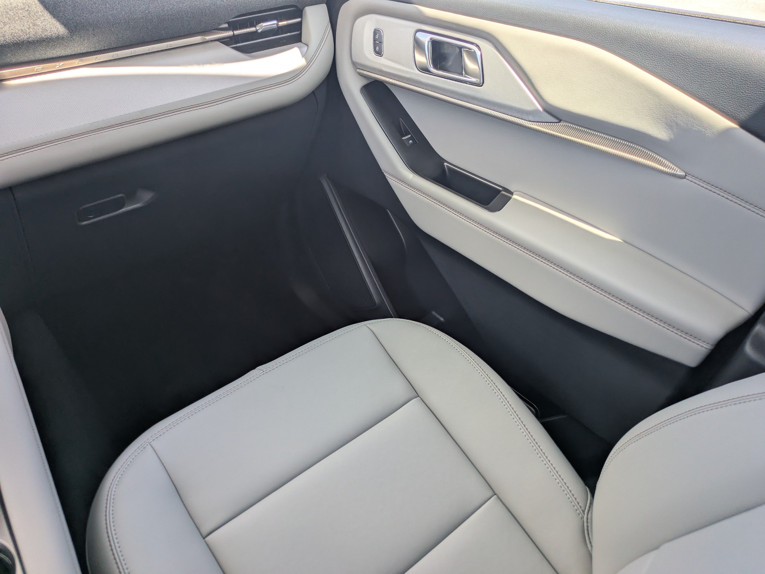 New 2026 Ford Explorer Active w/ Active Comfort Package RWD image 18