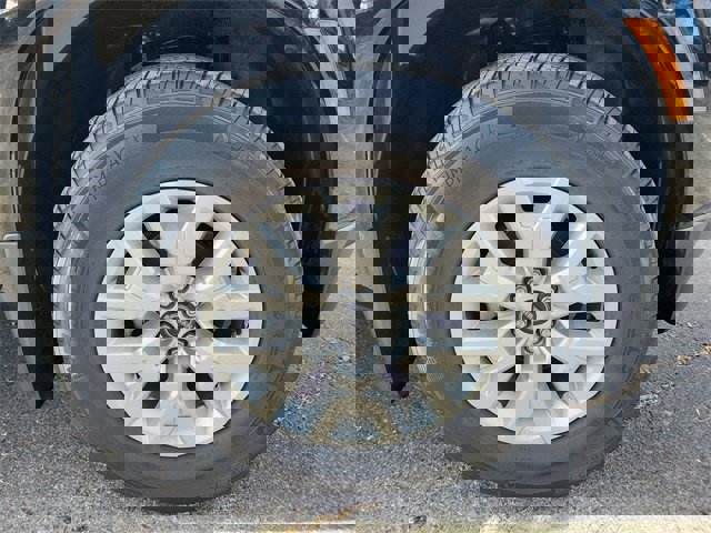 Certified 2022 Nissan Frontier SV image 17