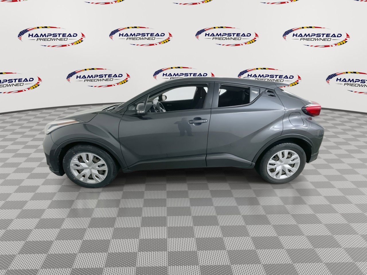 Used 2021 Toyota C-HR LE image 5