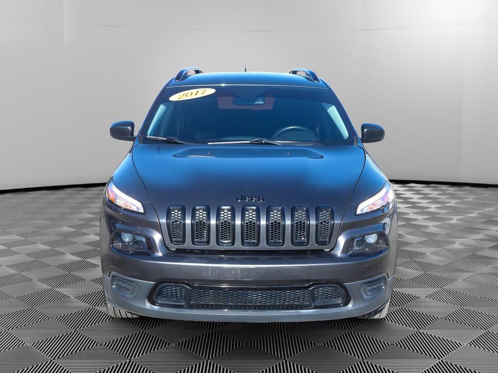 Used 2017 Jeep Cherokee Sport image 9