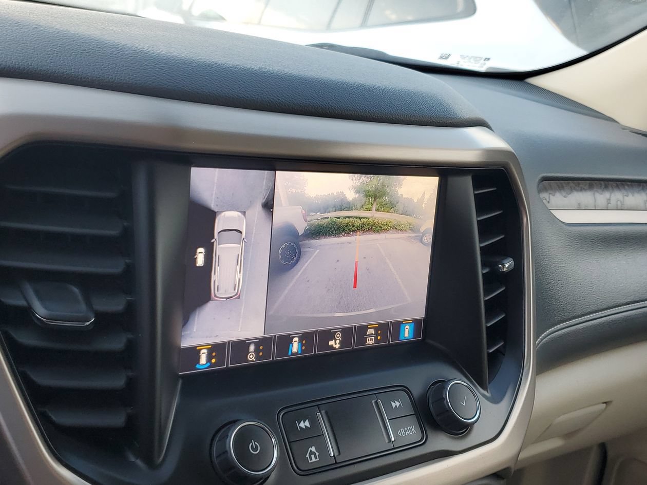 Used 2023 GMC Acadia Denali w/ Denali Technology Package FWD image 21