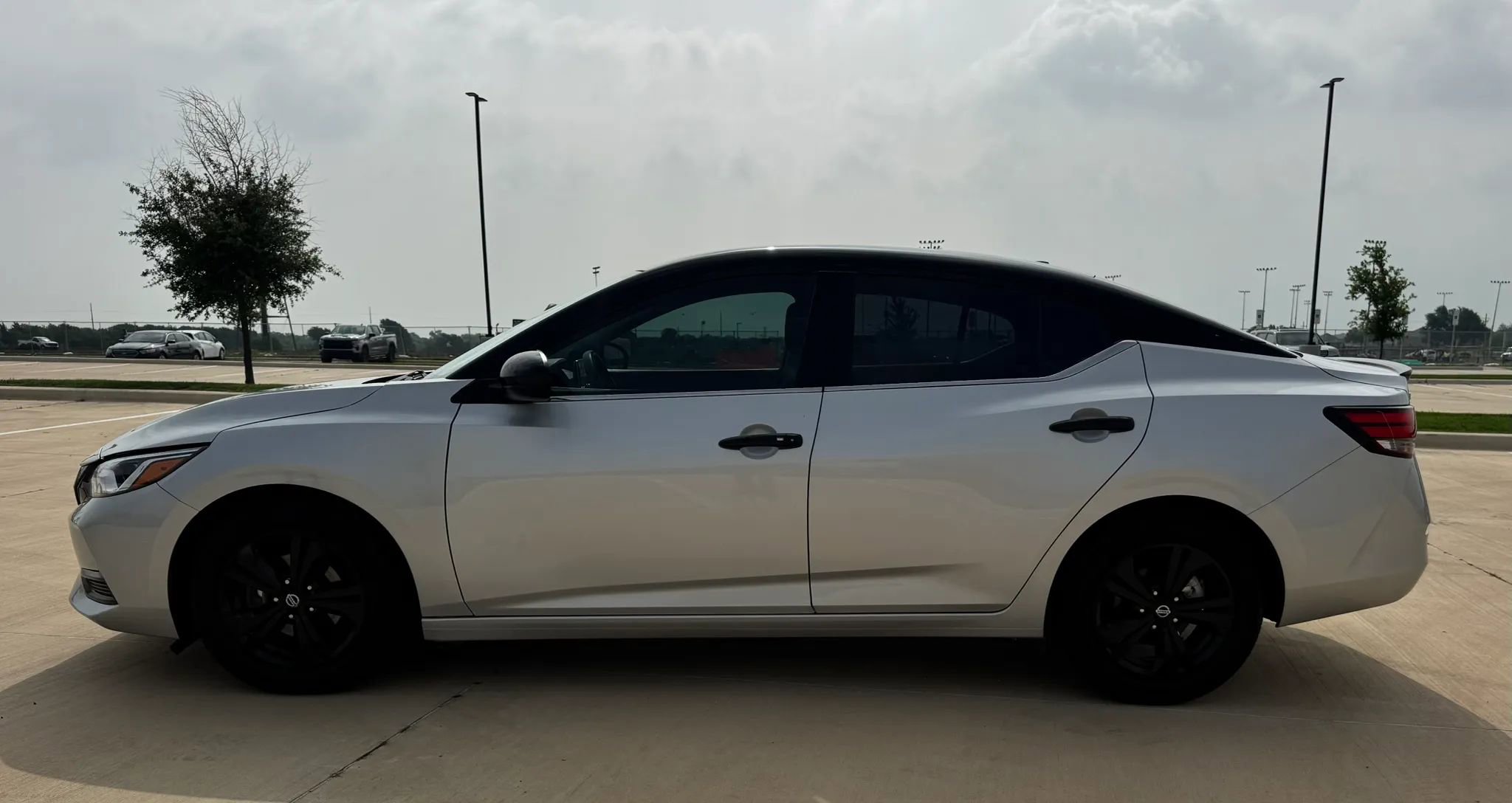 Used 2023 Nissan Sentra SV FWD image 10