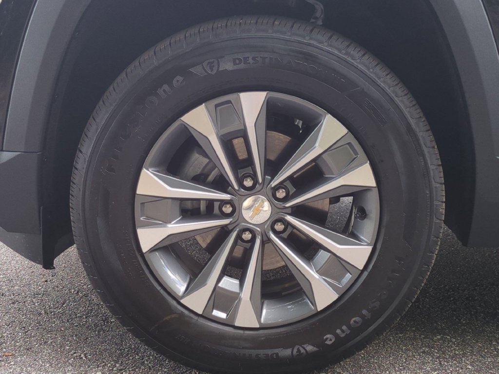 New 2026 Chevrolet Equinox LT w/ Safety and Technology Package FWD image 12