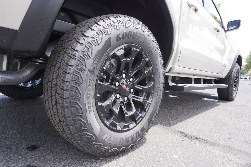 New 2026 GMC Canyon Elevation w/ Convenience Package RWD image 7