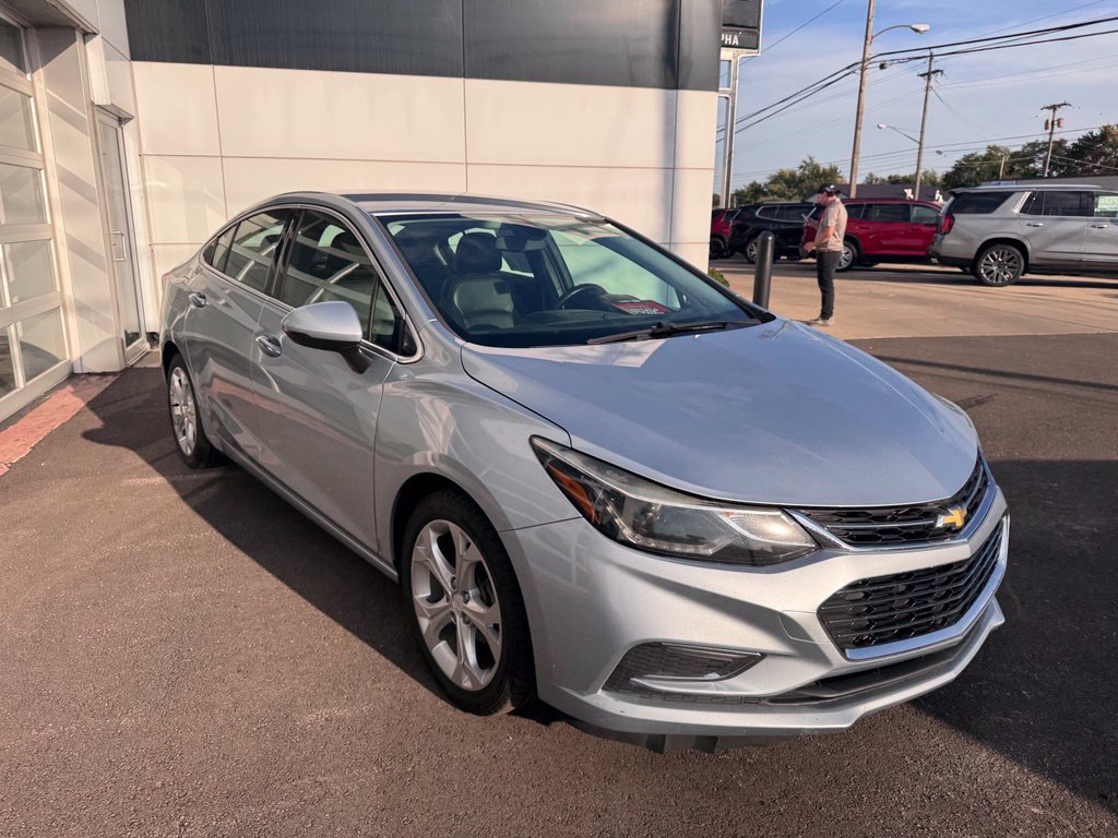 Used 2017 Chevrolet Cruze Premier FWD image 7