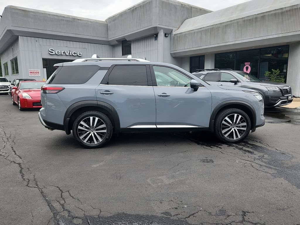 Used 2023 Nissan Pathfinder Platinum AWD/4WD image 7