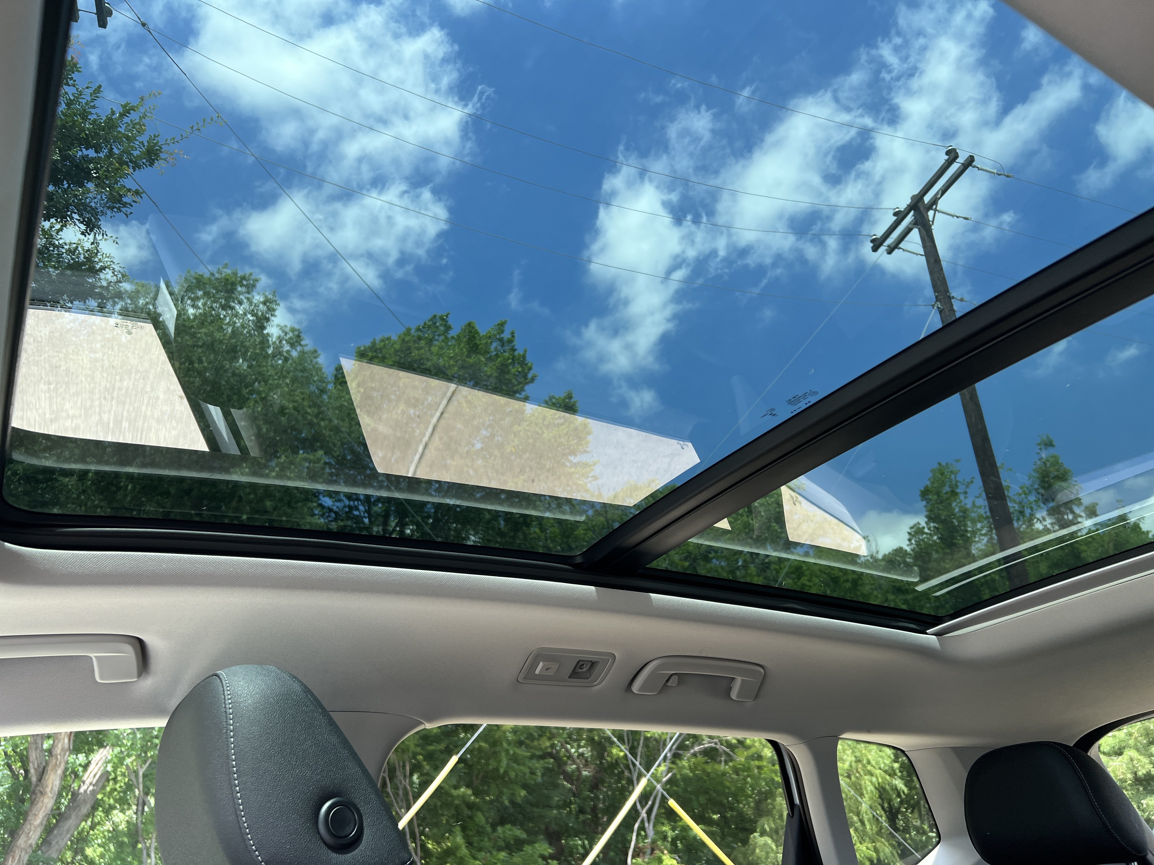 Certified 2025 Volkswagen Taos SE AWD/4WD image 25