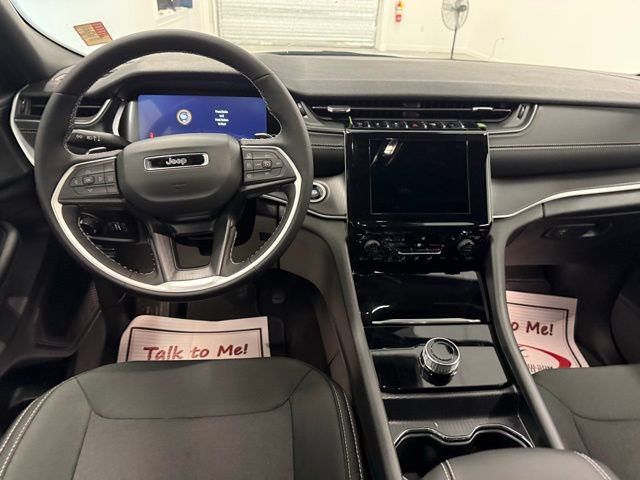 New 2026 Jeep Grand Cherokee L Laredo image 18