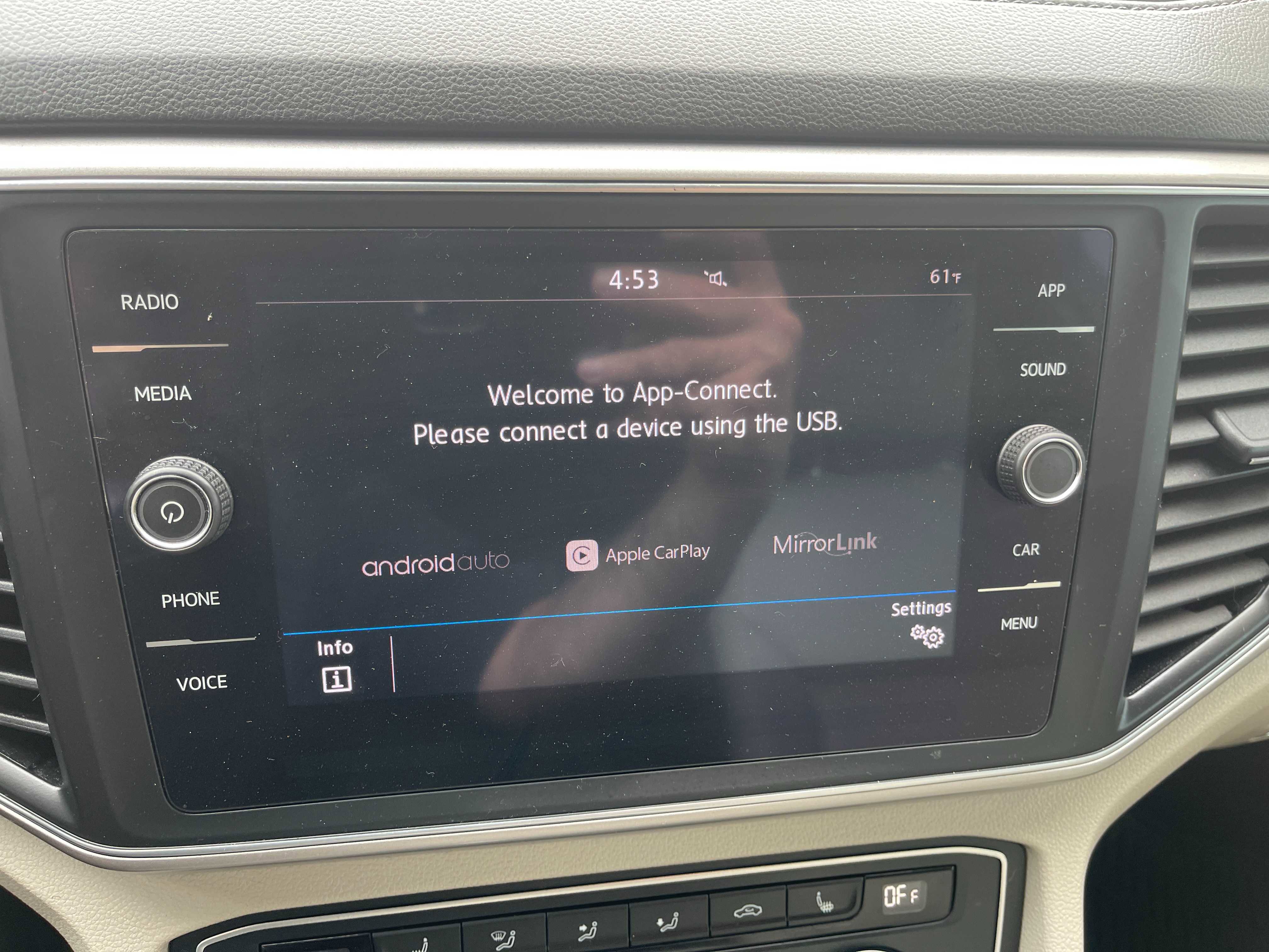 Used 2019 Volkswagen Atlas SE w/ Towing Package FWD image 28