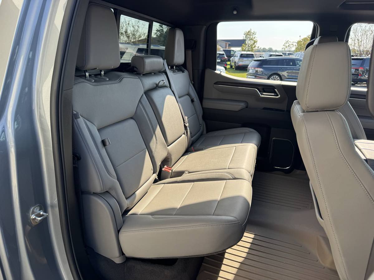 Used 2024 GMC Sierra 1500 SLT w/ SLT Premium Plus Package AWD/4WD image 13