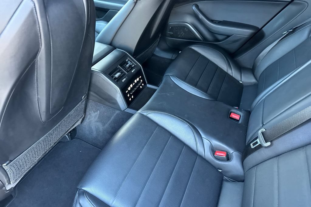 Used 2024 Porsche Panamera RWD image 5