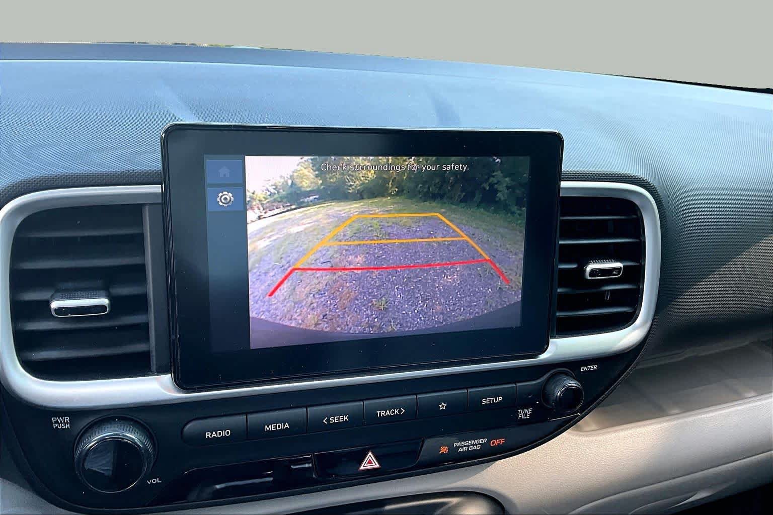 Used 2025 Hyundai Venue SEL FWD image 27
