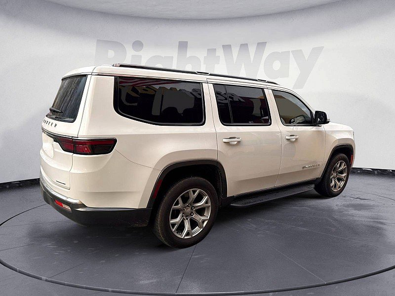 Used 2022 Jeep Wagoneer Series II AWD/4WD image 5