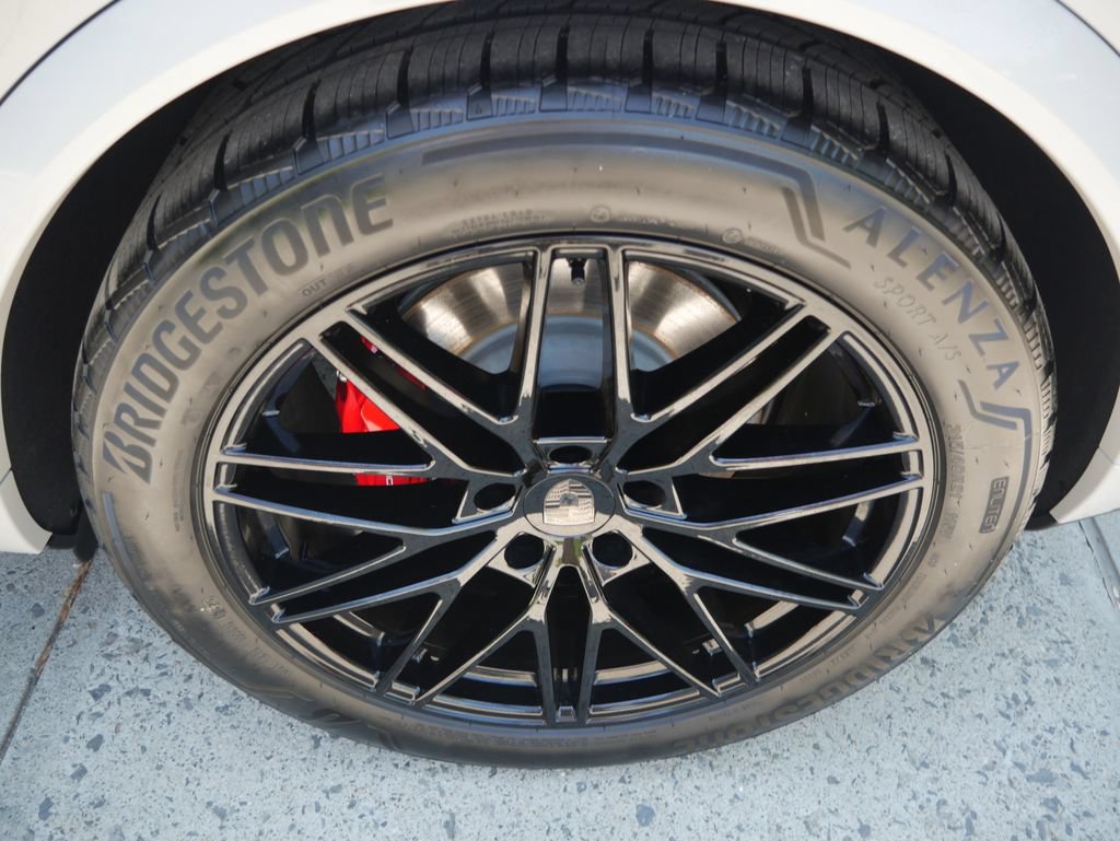 New 2026 Porsche Cayenne Turbo AWD/4WD image 14