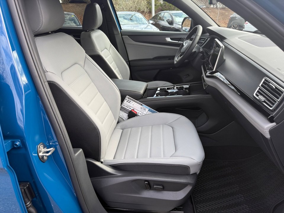 New 2026 Volkswagen Atlas Cross Sport SEL R-Line image 28