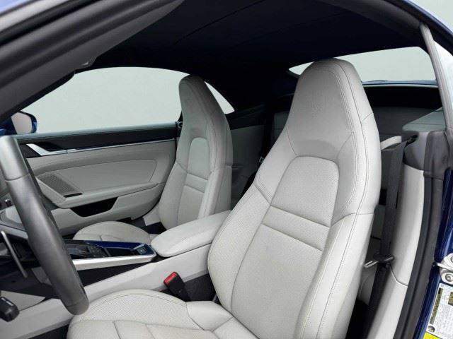 Used 2024 Porsche 911 Carrera RWD image 17