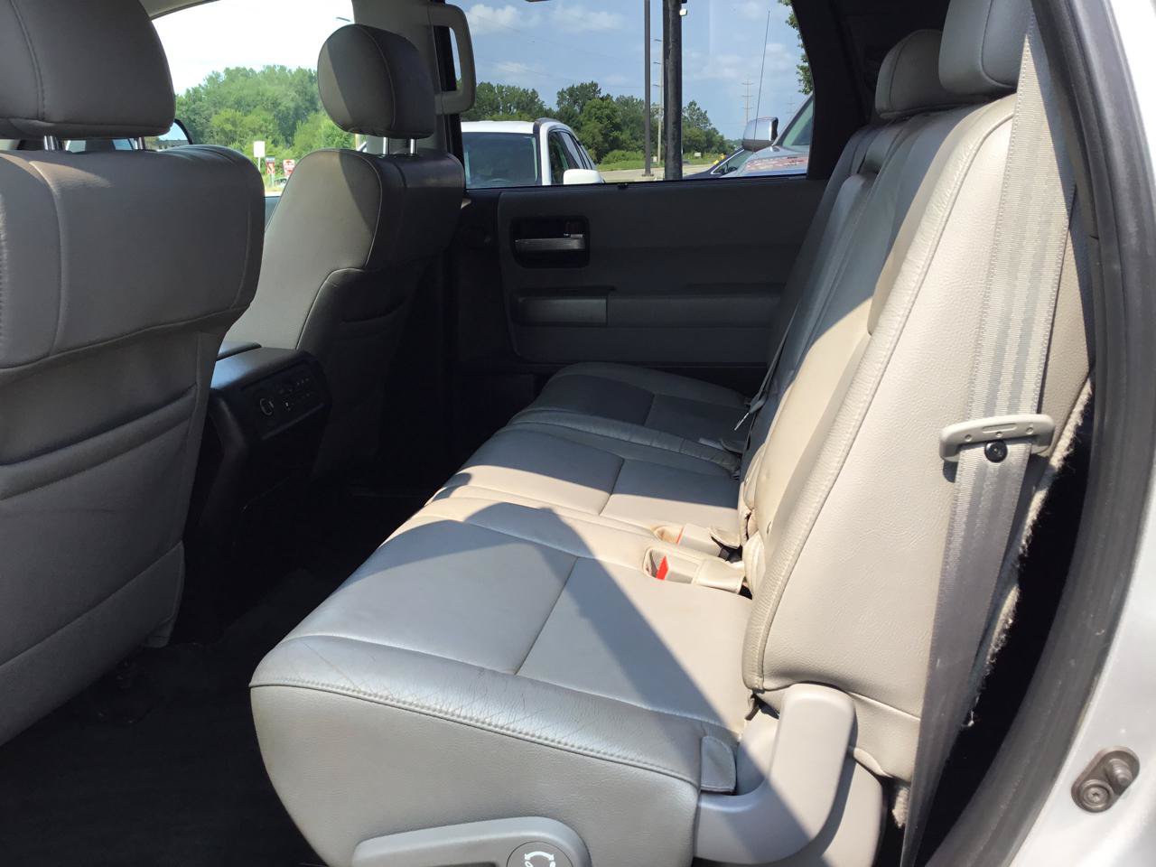 Used 2016 Toyota Sequoia Limited AWD/4WD image 19