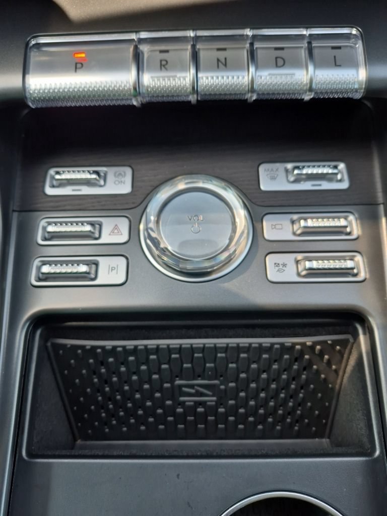 Certified 2025 Lincoln Nautilus Reserve AWD/4WD image 32