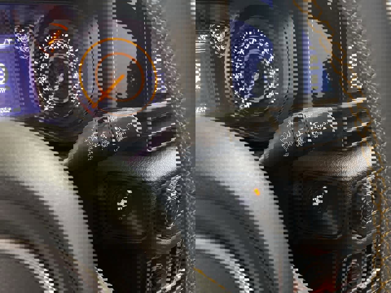 Used 2024 Jeep Wrangler Sport S image 21