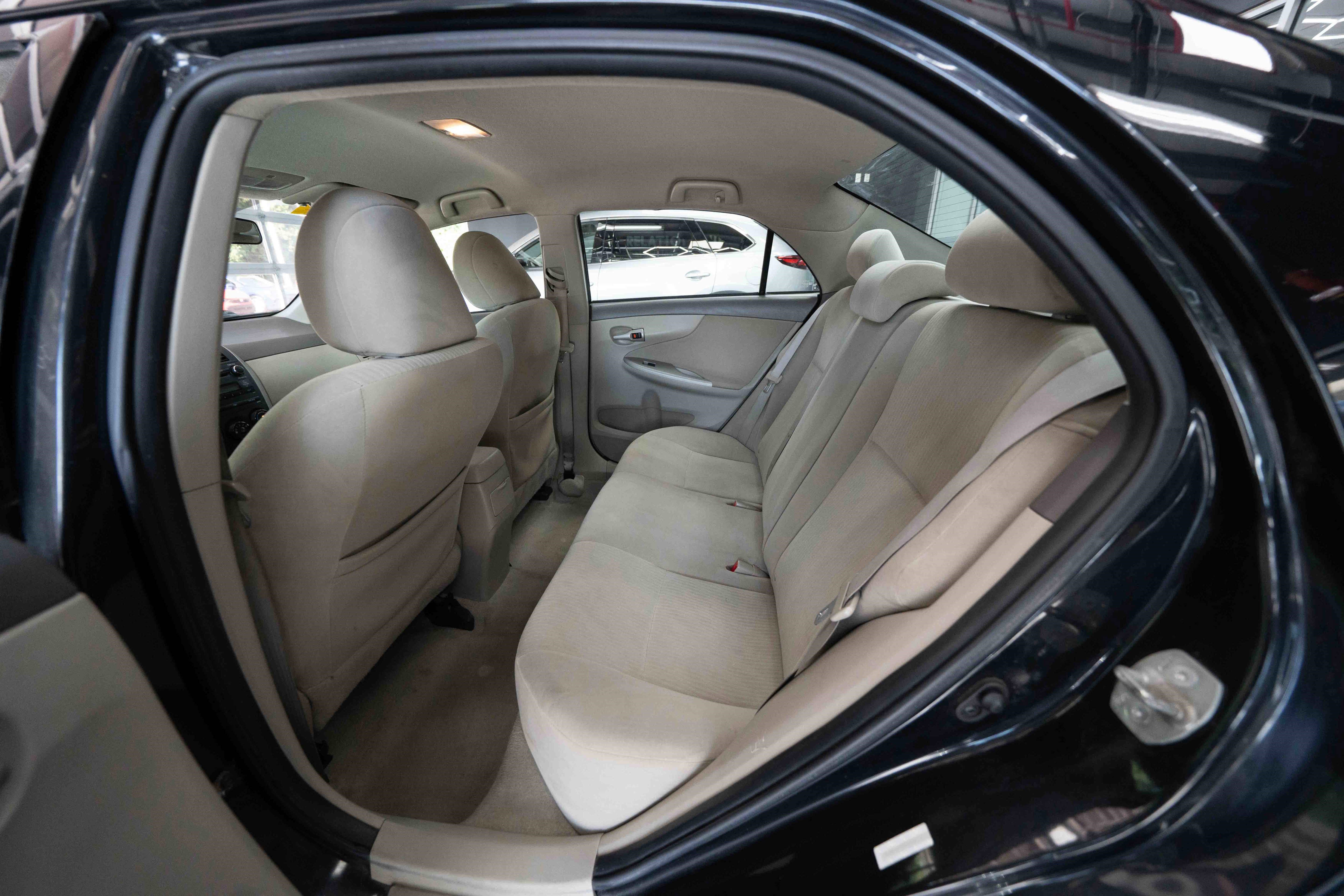 Used 2010 Toyota Corolla LE FWD image 23