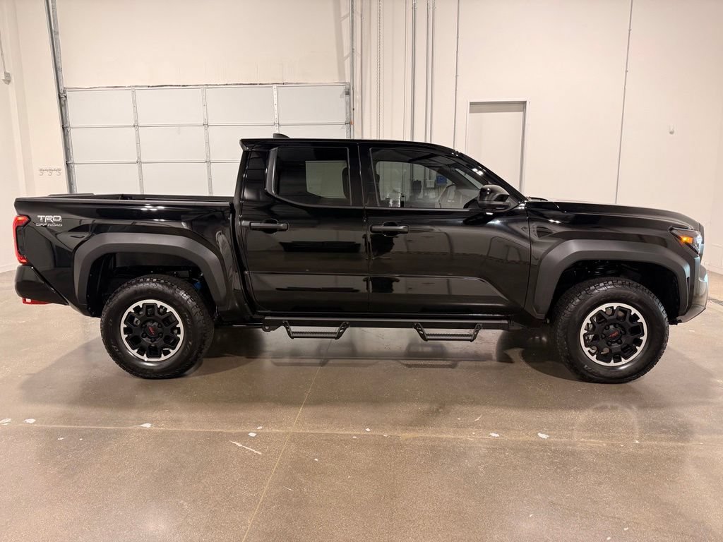 Used 2026 Toyota Tacoma TRD Off-Road AWD/4WD image 4