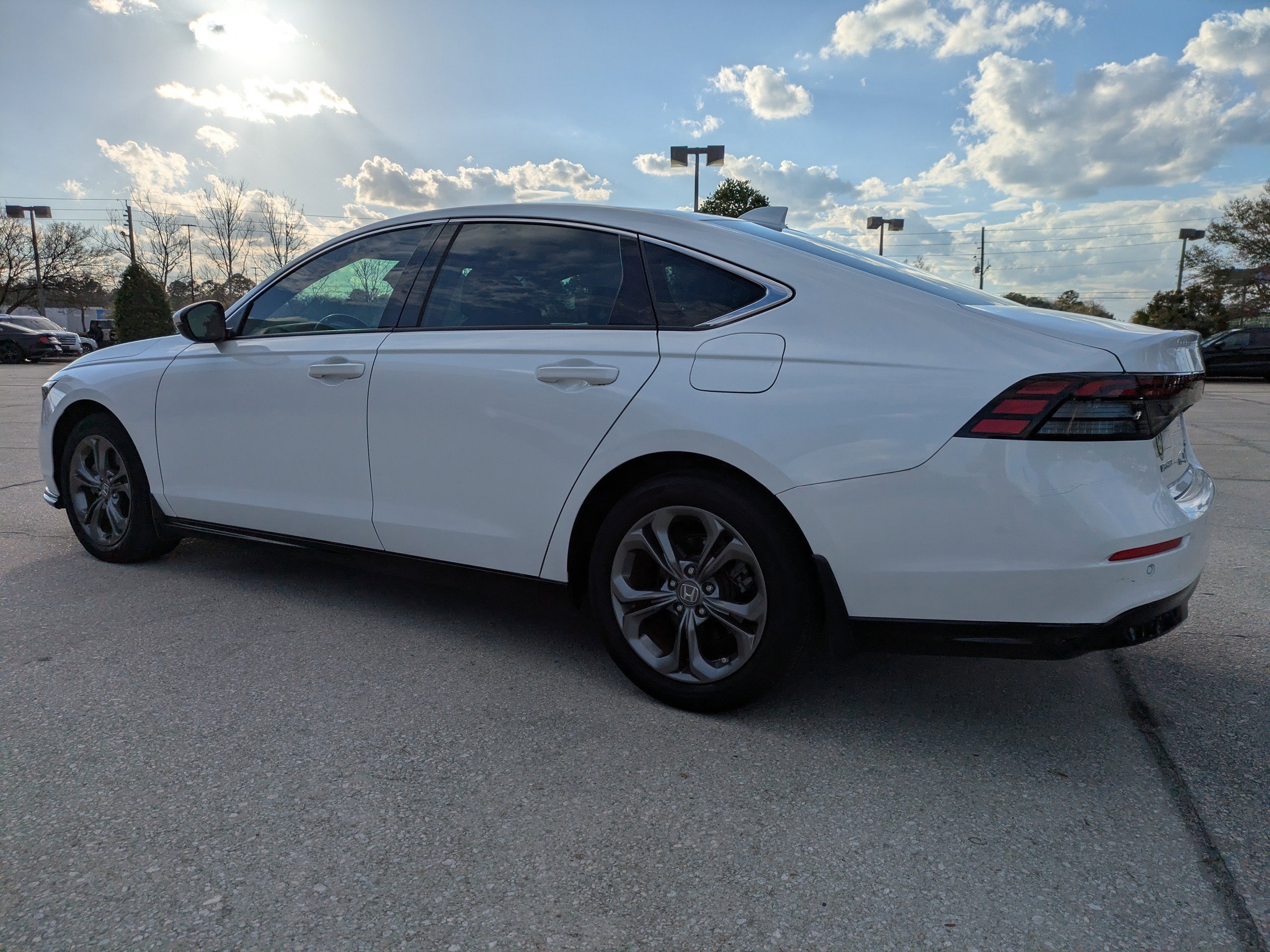 Used 2023 Honda Accord EX-L image 5