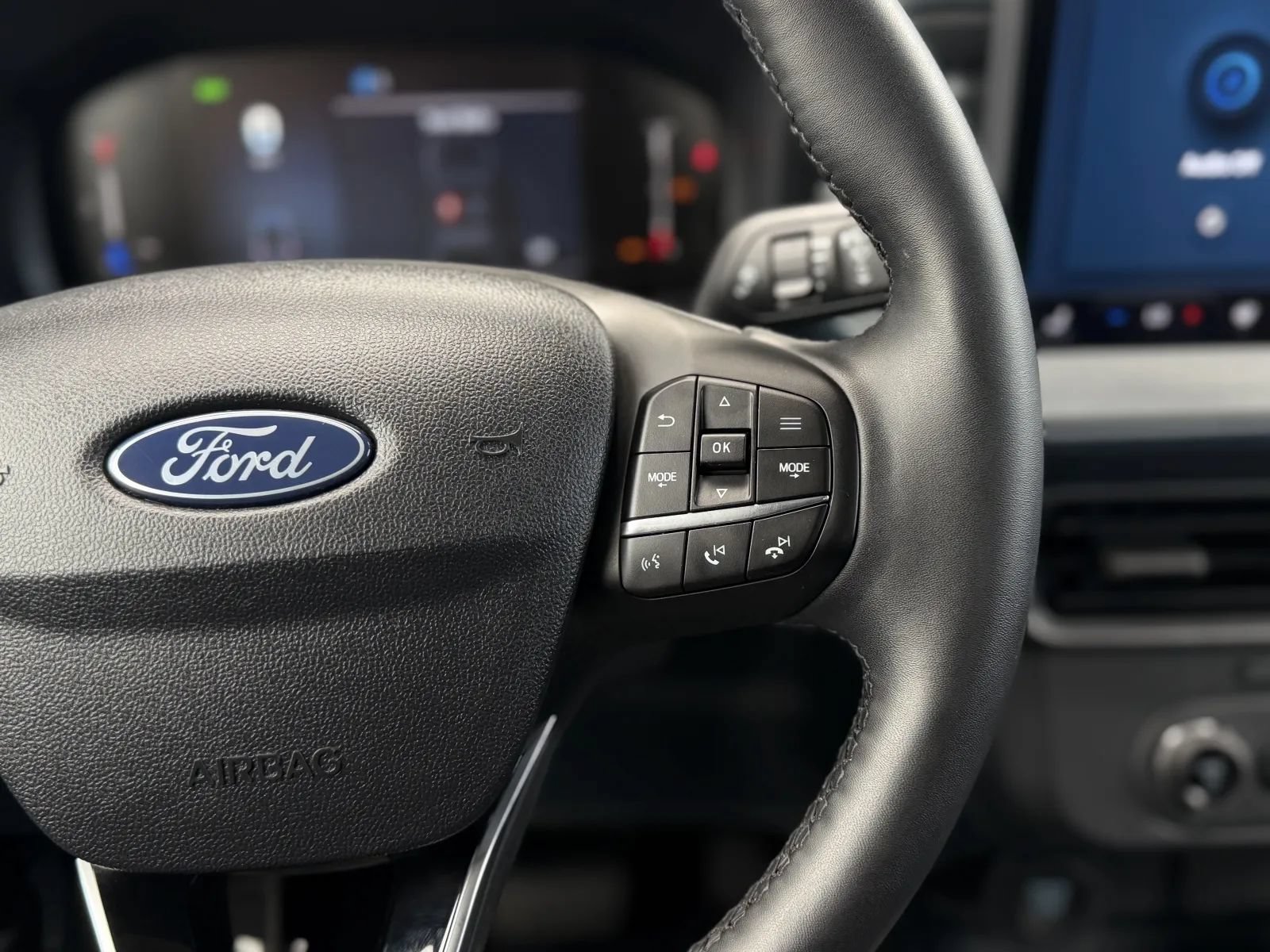 Used 2025 Ford Maverick XLT w/ Equipment Group 301A AWD/4WD image 23