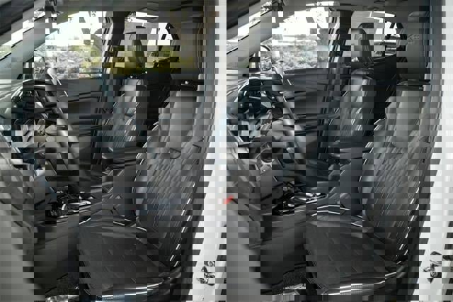 Used 2025 Buick Encore GX Avenir w/ Avenir Technology Package image 18