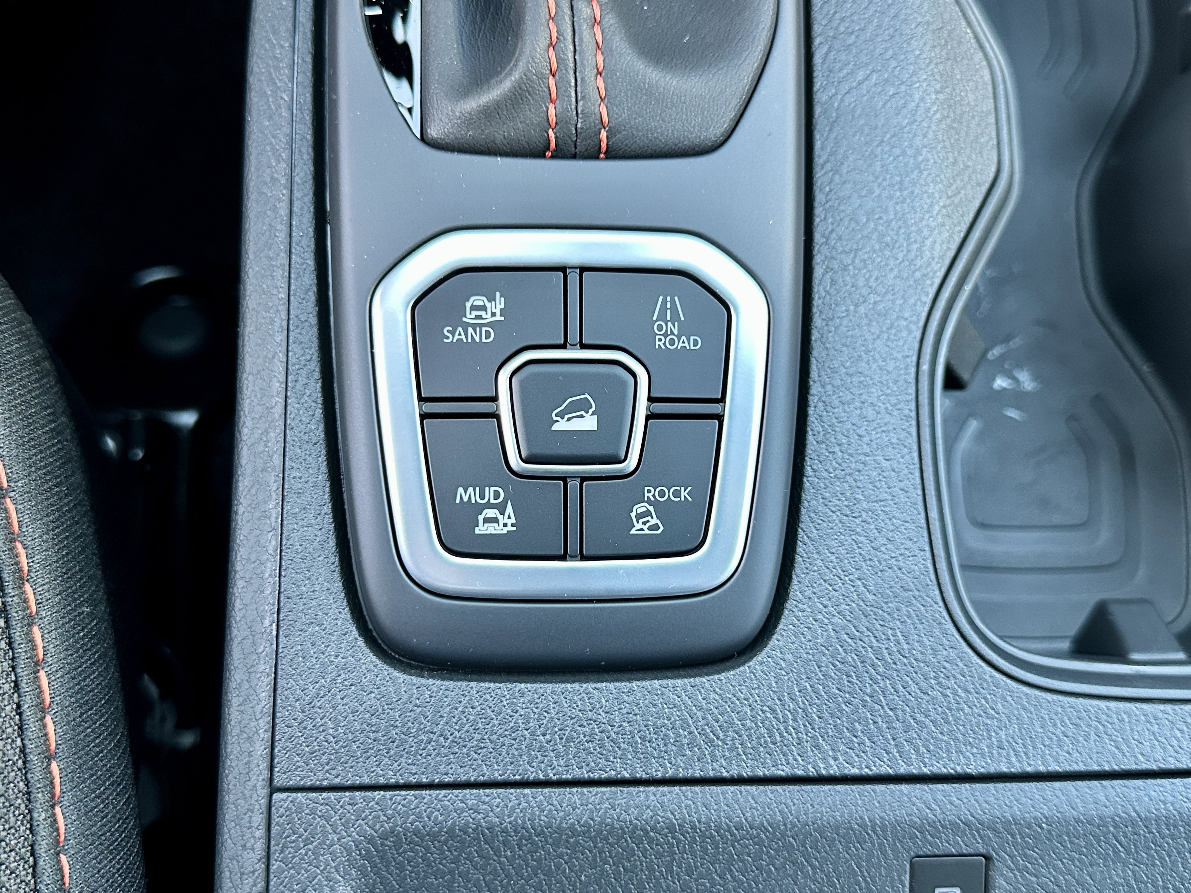 New 2026 Nissan Frontier PRO-4X w/ Pro-4x Convenience Package image 34