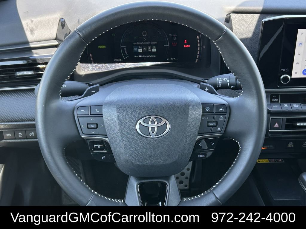 Used 2025 Toyota Camry SE image 13