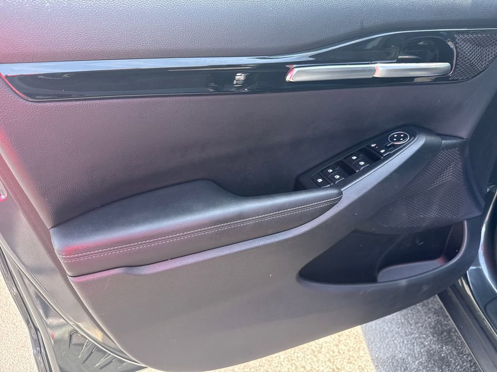 Used 2025 Kia Seltos S FWD image 11