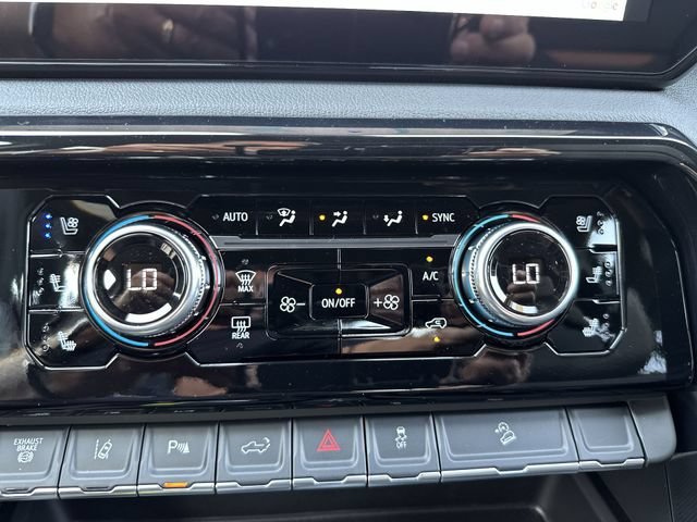 New 2026 GMC Sierra 3500 AT4 w/ Technology Package AWD/4WD image 19