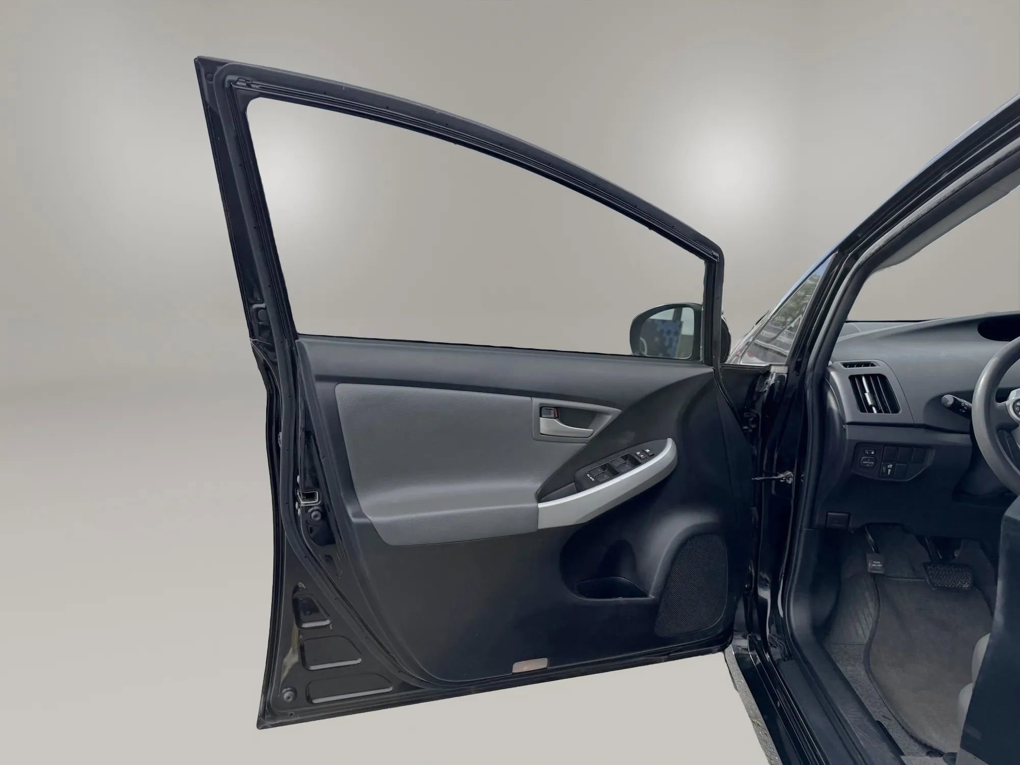 Used 2014 Toyota Prius Two image 12