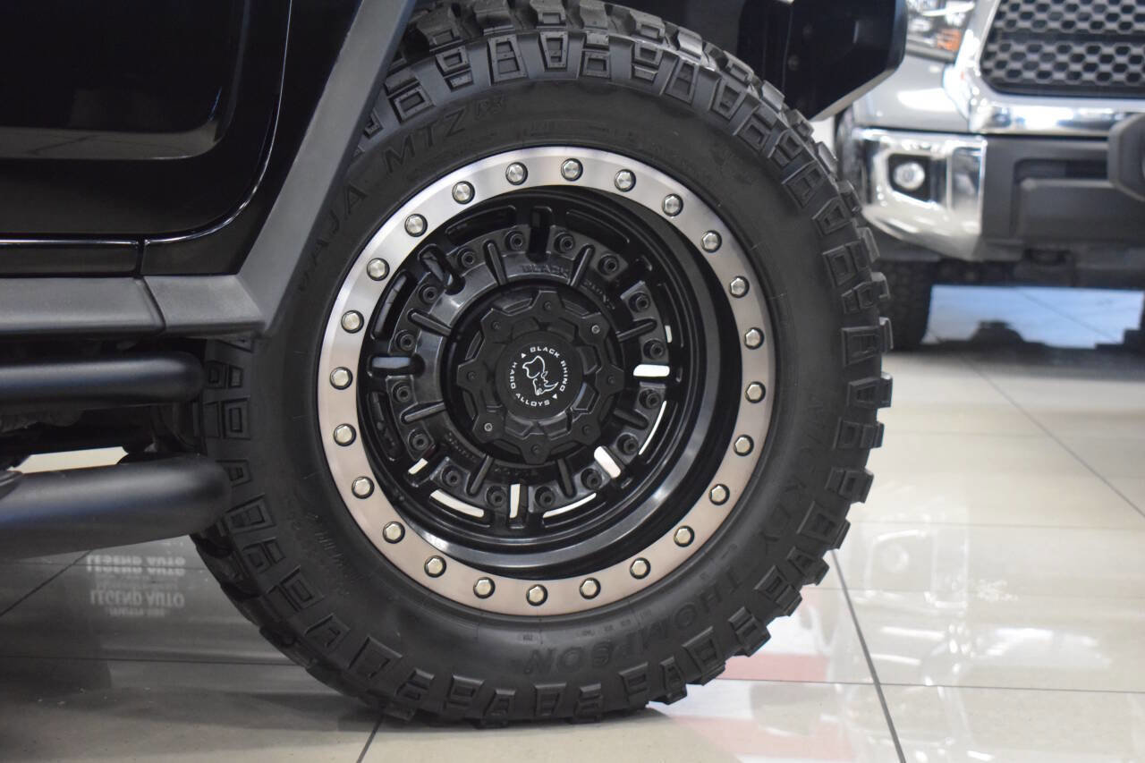 Used 2003 HUMMER H2 w/ Preferred Equipment Group image 38