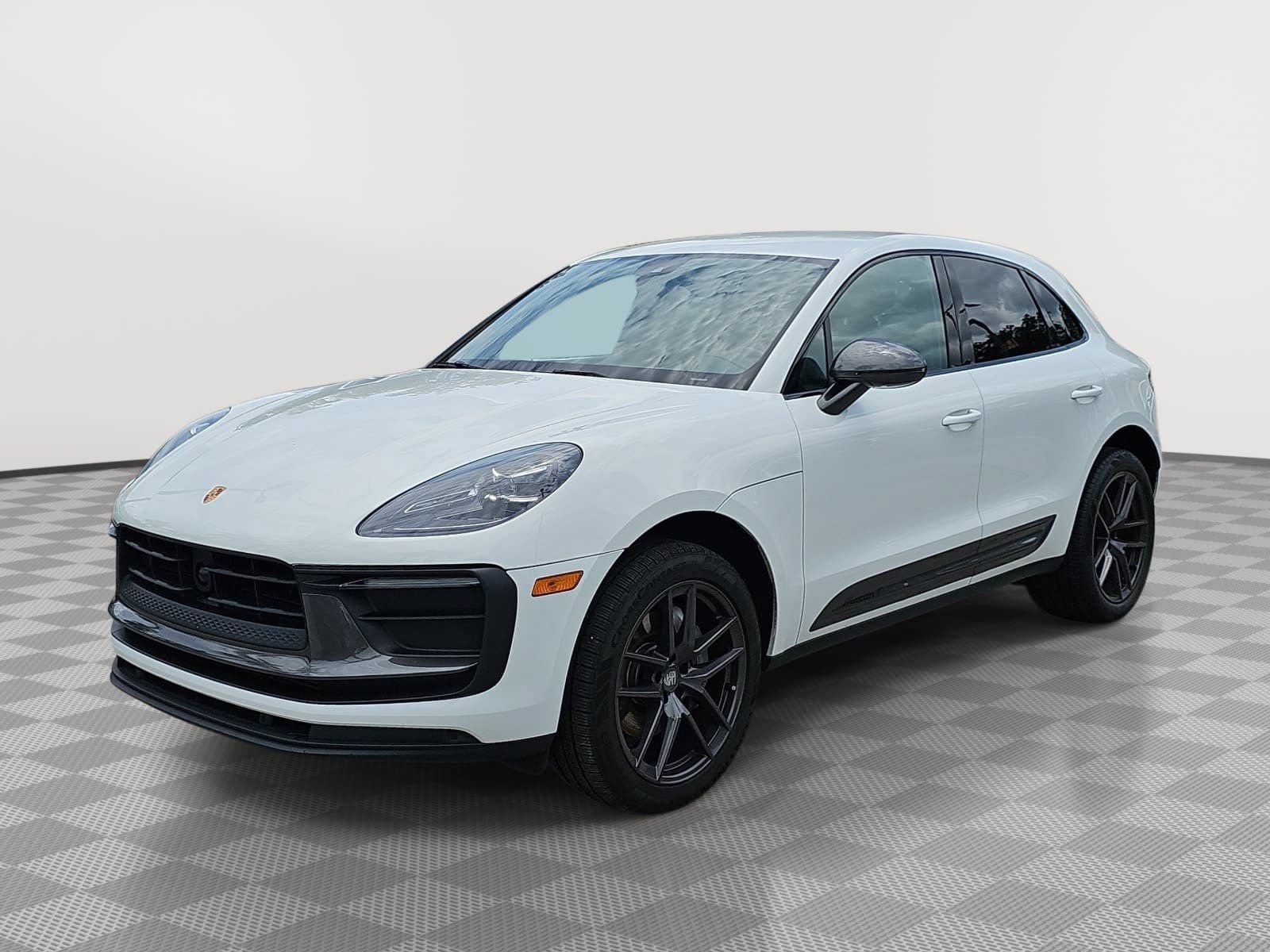 Used 2023 Porsche Macan Turbo AWD/4WD image 4