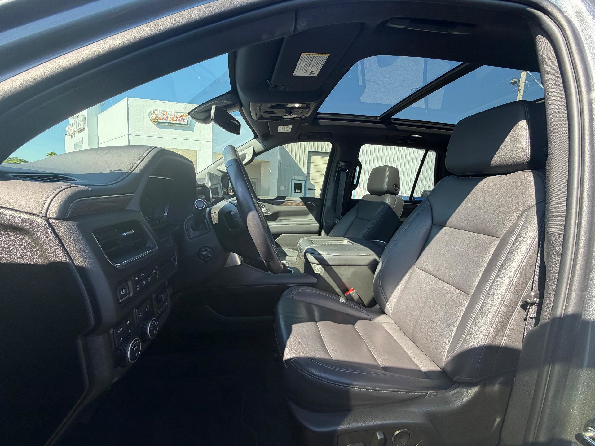 Used 2022 Chevrolet Tahoe Z71 w/ Z71 Off-Road Package AWD/4WD image 8