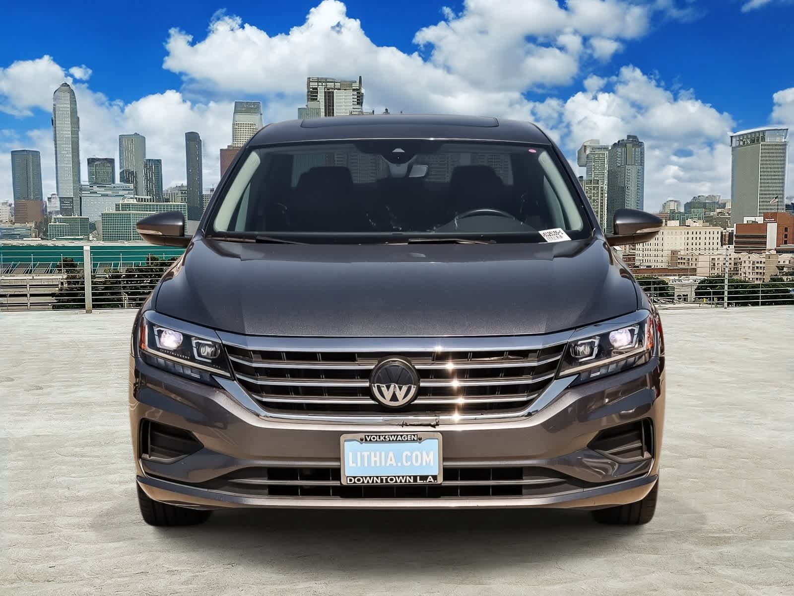 Certified 2022 Volkswagen Passat 2.0T SE FWD image 2