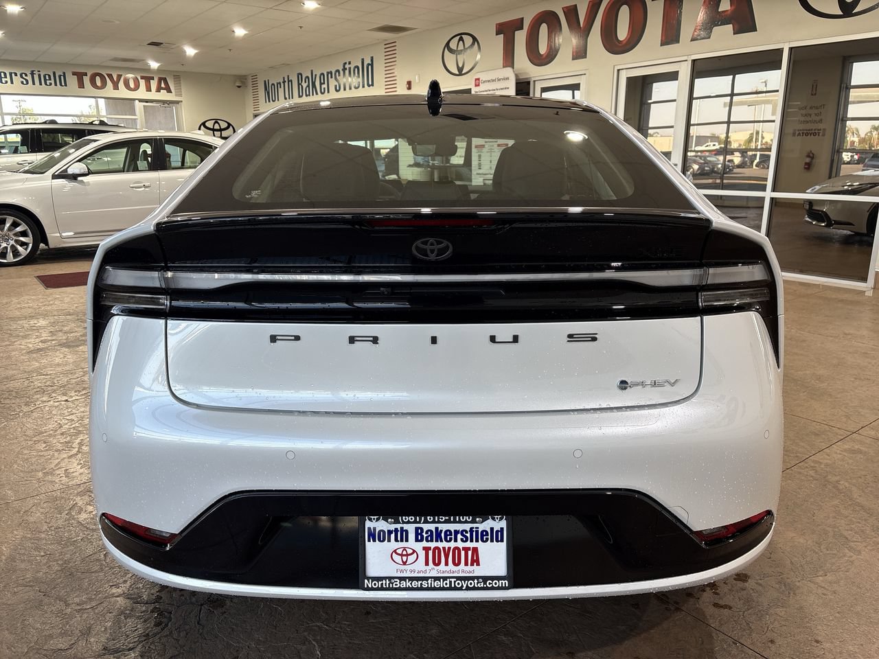 New 2027 Toyota Prius Plug-In Hybrid FWD image 9