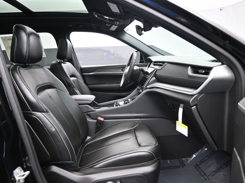 New 2025 Jeep Grand Cherokee L Limited image 29