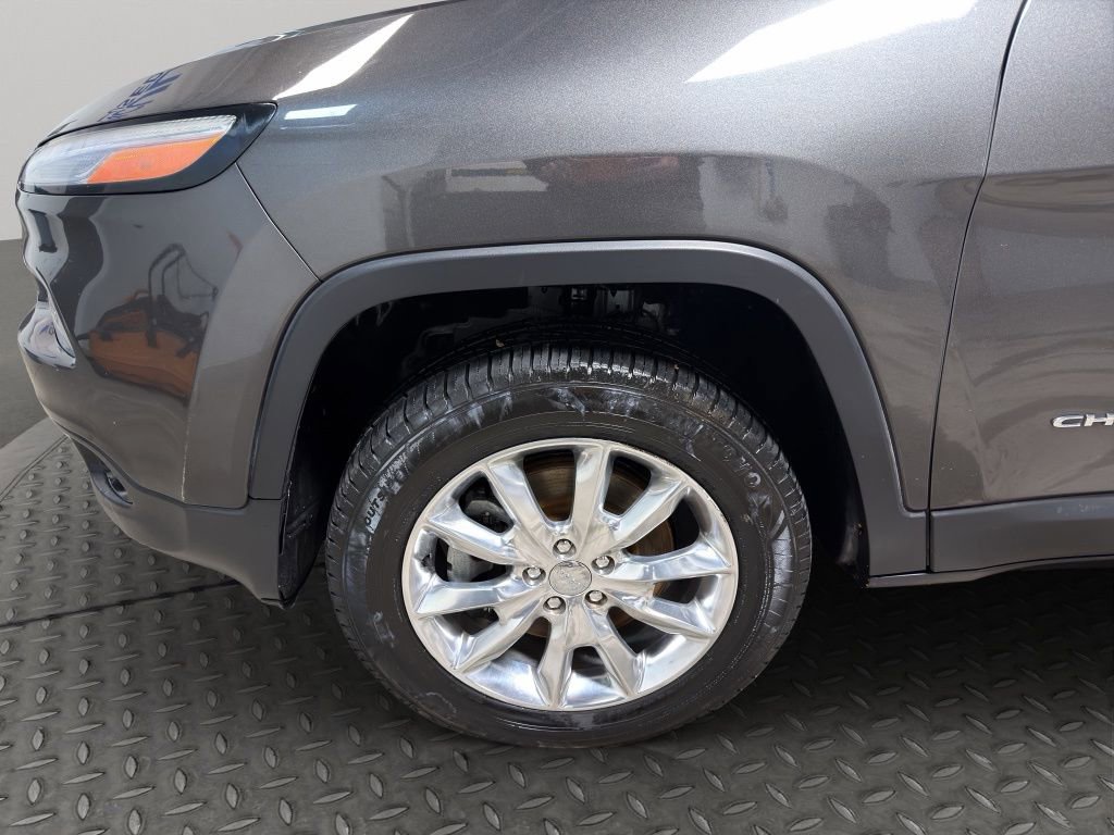 Used 2014 Jeep Cherokee Limited w/ Luxury Group AWD/4WD image 23