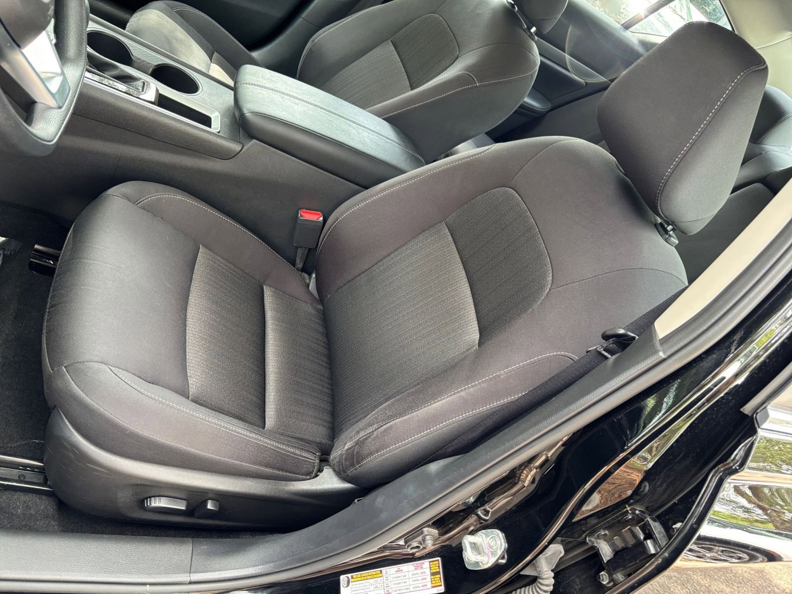 Used 2025 Nissan Altima 2.5 SV FWD image 36