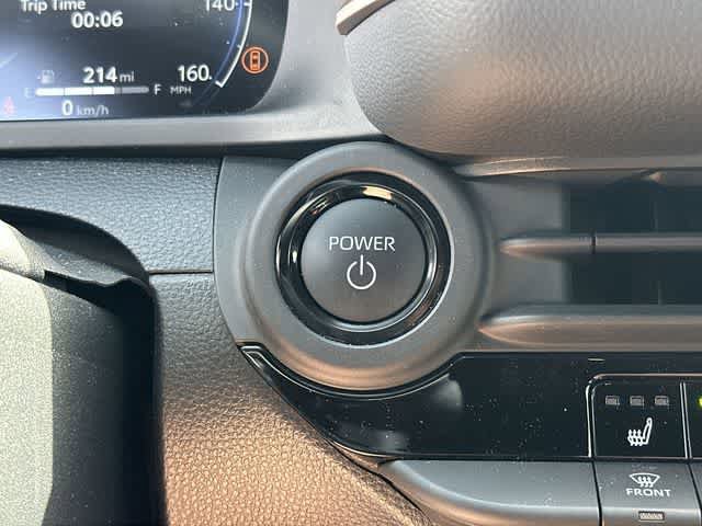 Used 2025 Toyota Crown Platinum AWD/4WD image 10
