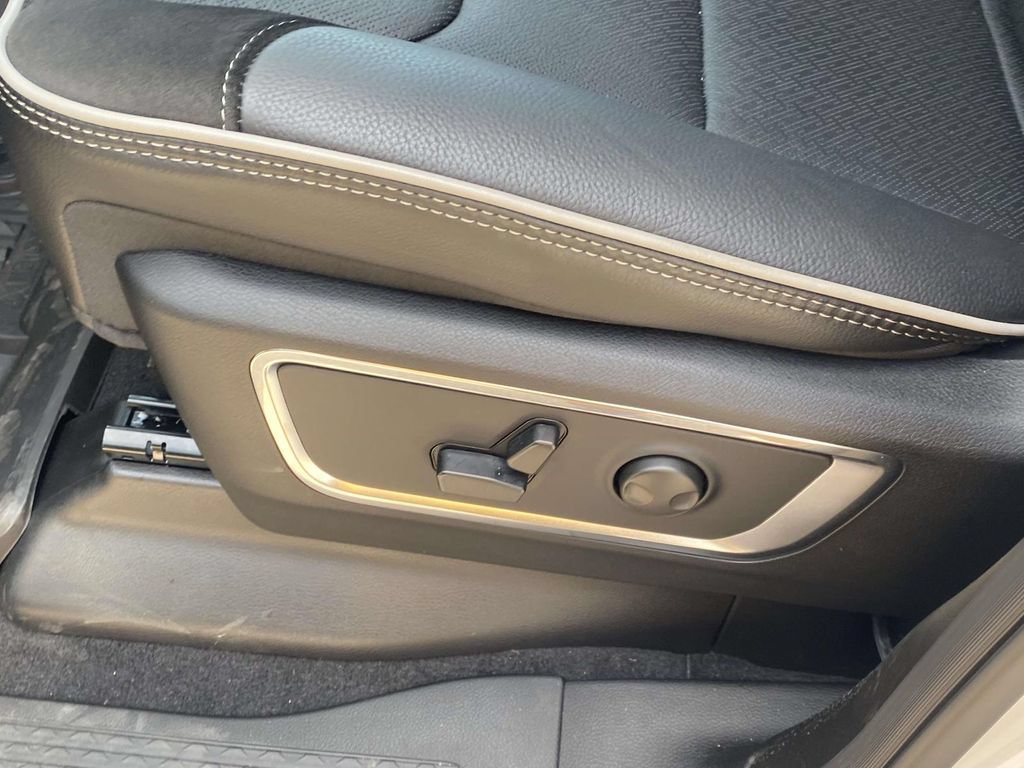 New 2026 RAM 1500 Laramie w/ Night Edition AWD/4WD image 17