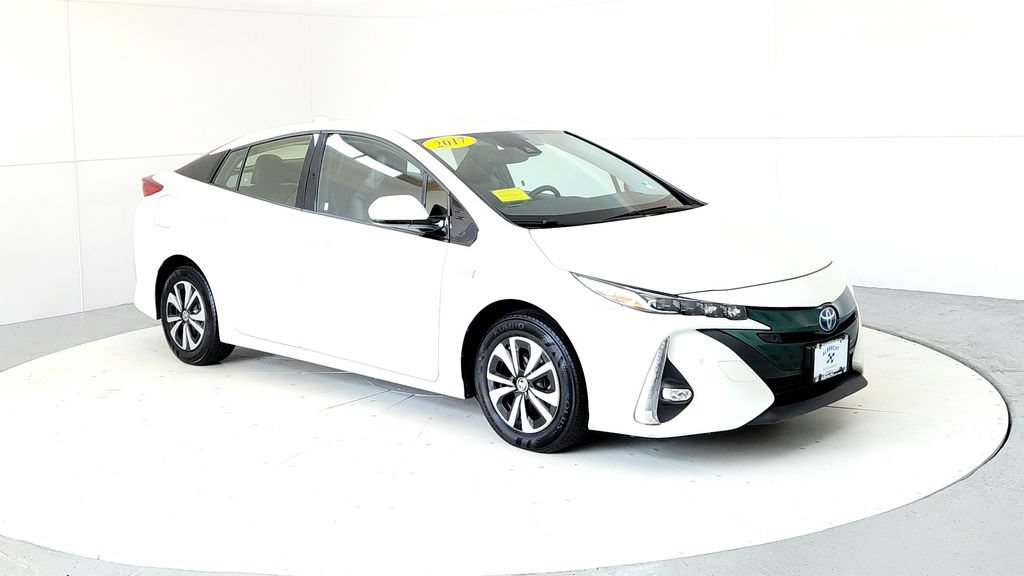 Used 2017 Toyota Prius Prime Advanced w/ Carpet Mat Package FWD image 7