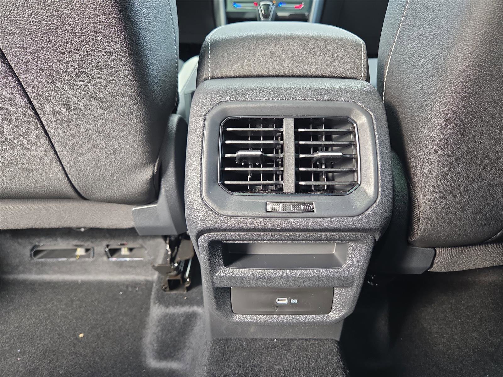 New 2025 Volkswagen Taos SEL image 28