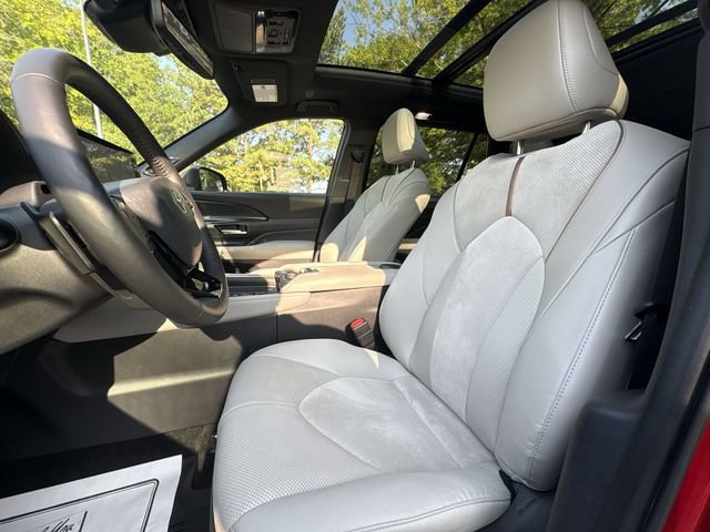 Used 2025 Toyota Grand Highlander AWD Hybrid image 11